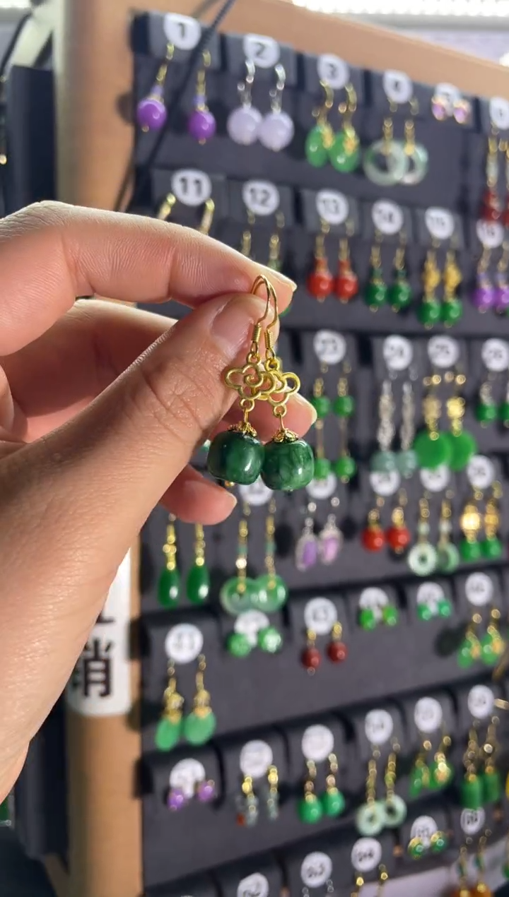 【闪购商品】翡翠耳饰银S925镶嵌973....