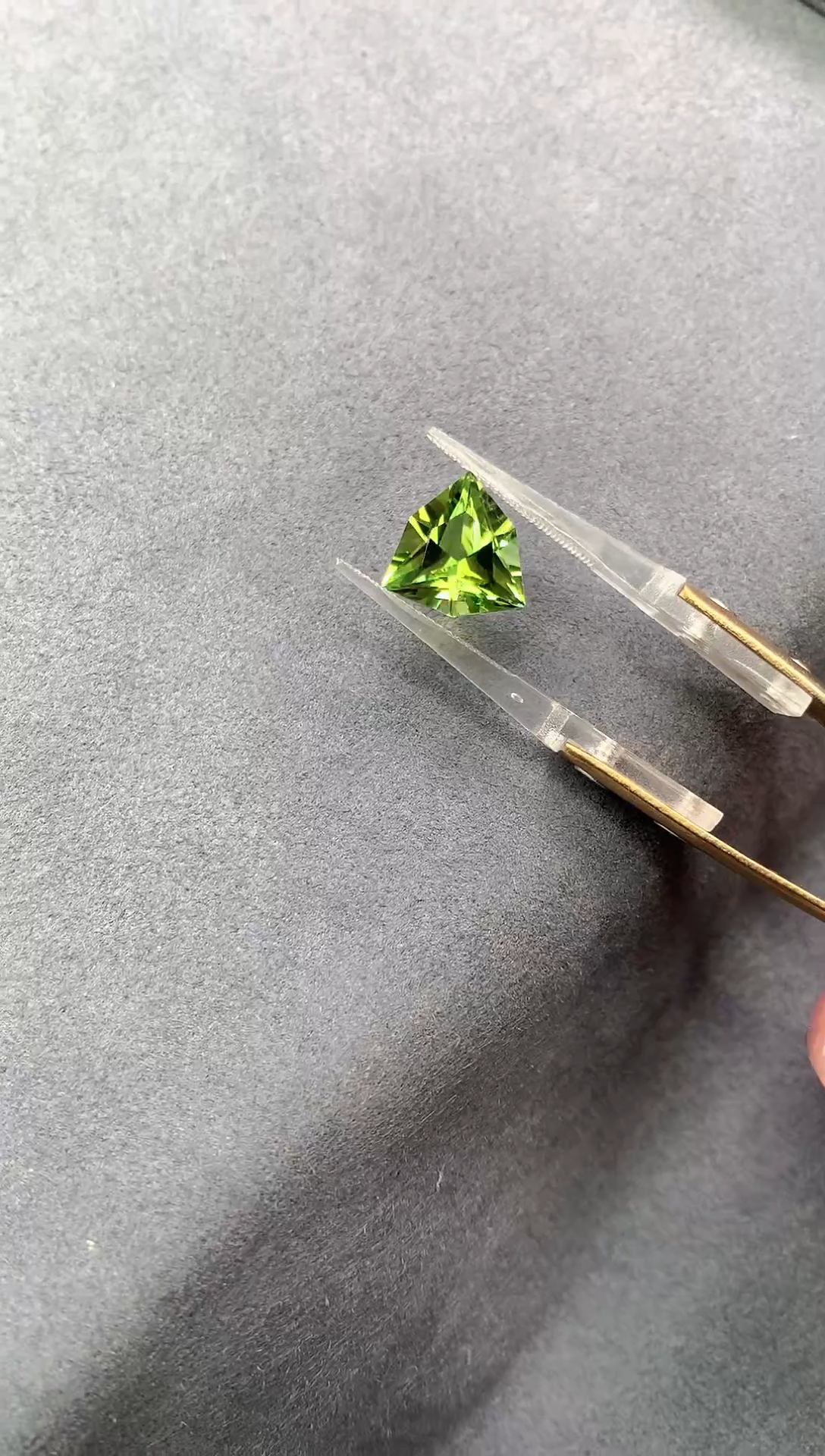 【闪购商品】碧玺耳饰未镶嵌4.87克拉