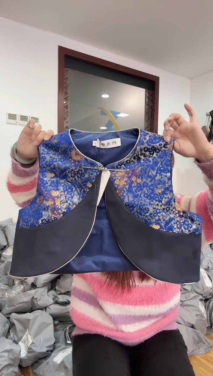 马甲  L 115斤以里