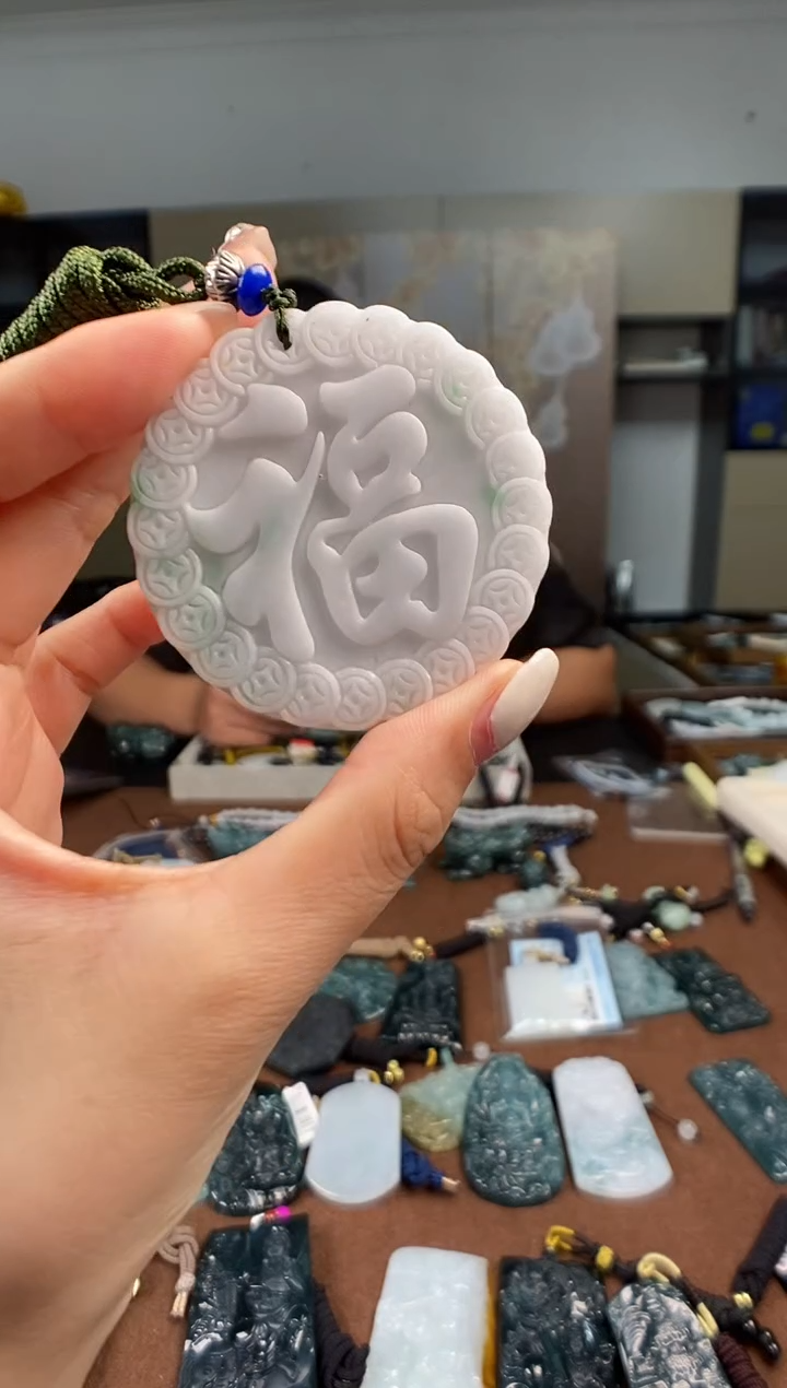 颈饰未镶嵌翡翠多样性发其一