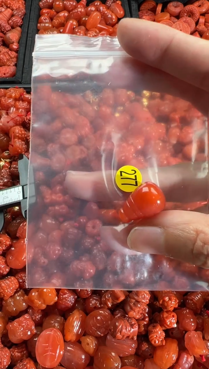 【闪购商品】南红玛瑙颈饰未镶嵌1