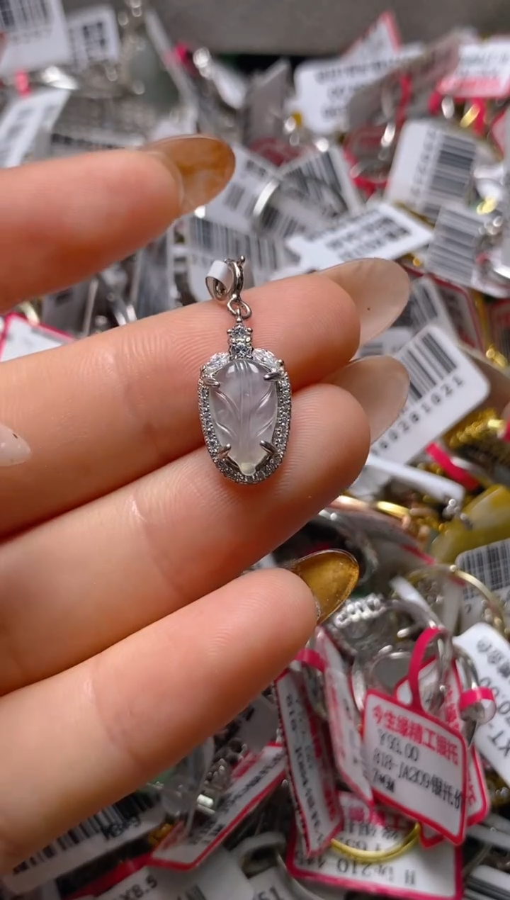 银S925镶嵌戒指翡翠百内无证书