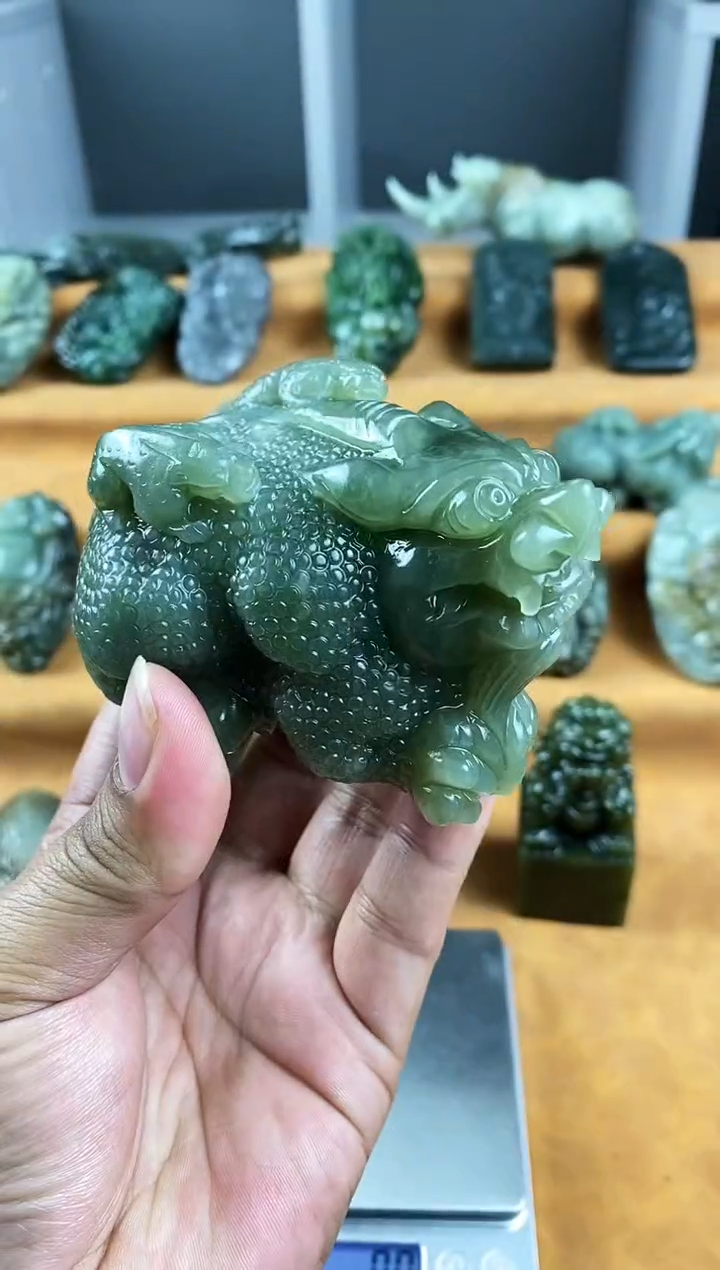 未镶嵌和田玉把件1