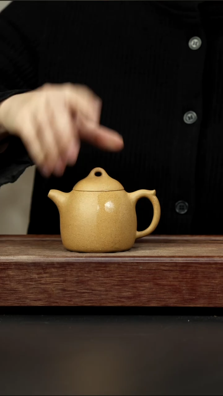 茶壶紫砂手磨黄金段 秦权