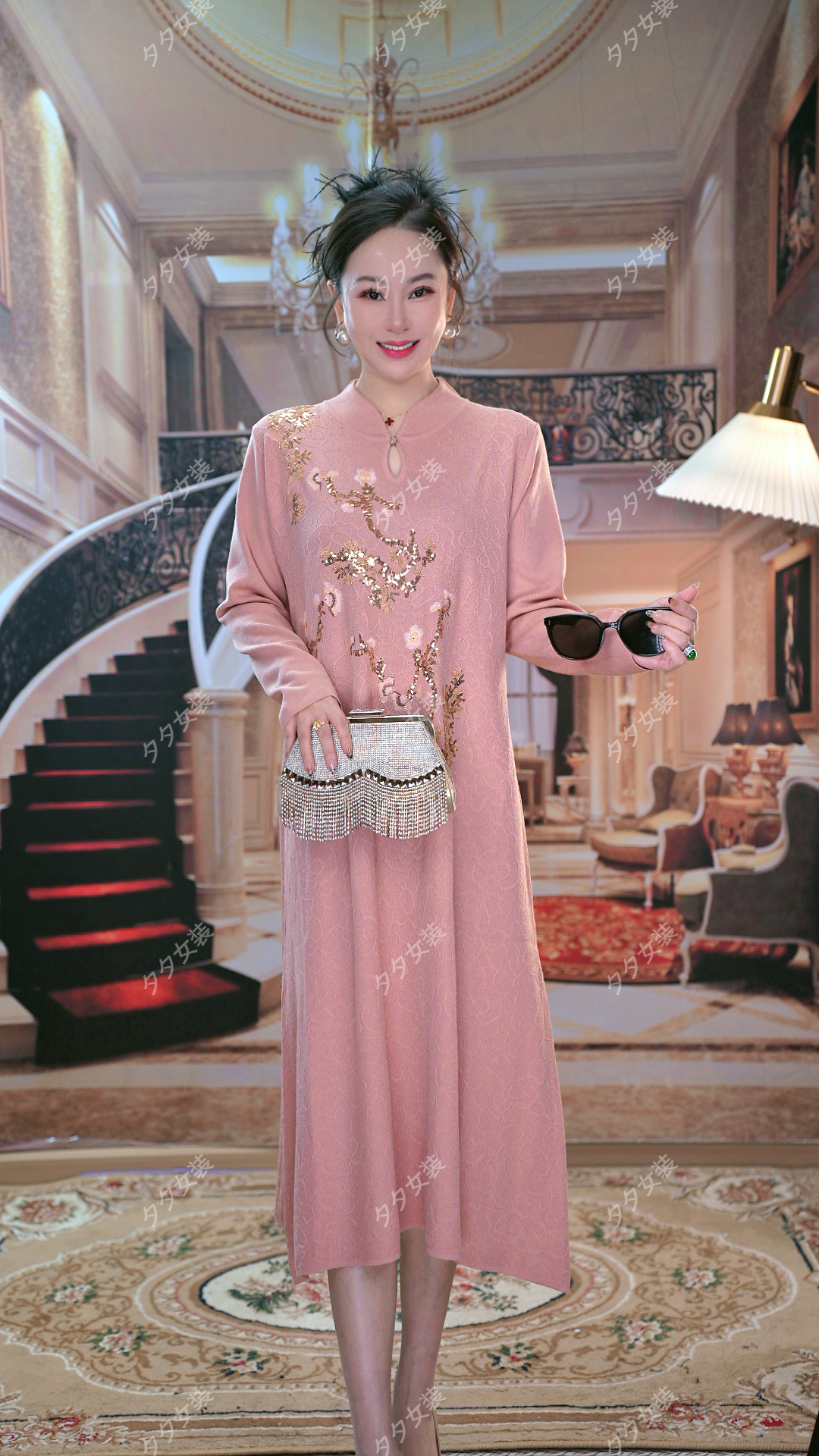 新款国风新中式水滴领重工刺绣手工串珠修身显瘦时尚长袖连衣裙