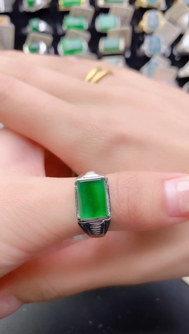 【闪购商品】翡翠戒指银S925镶嵌12221