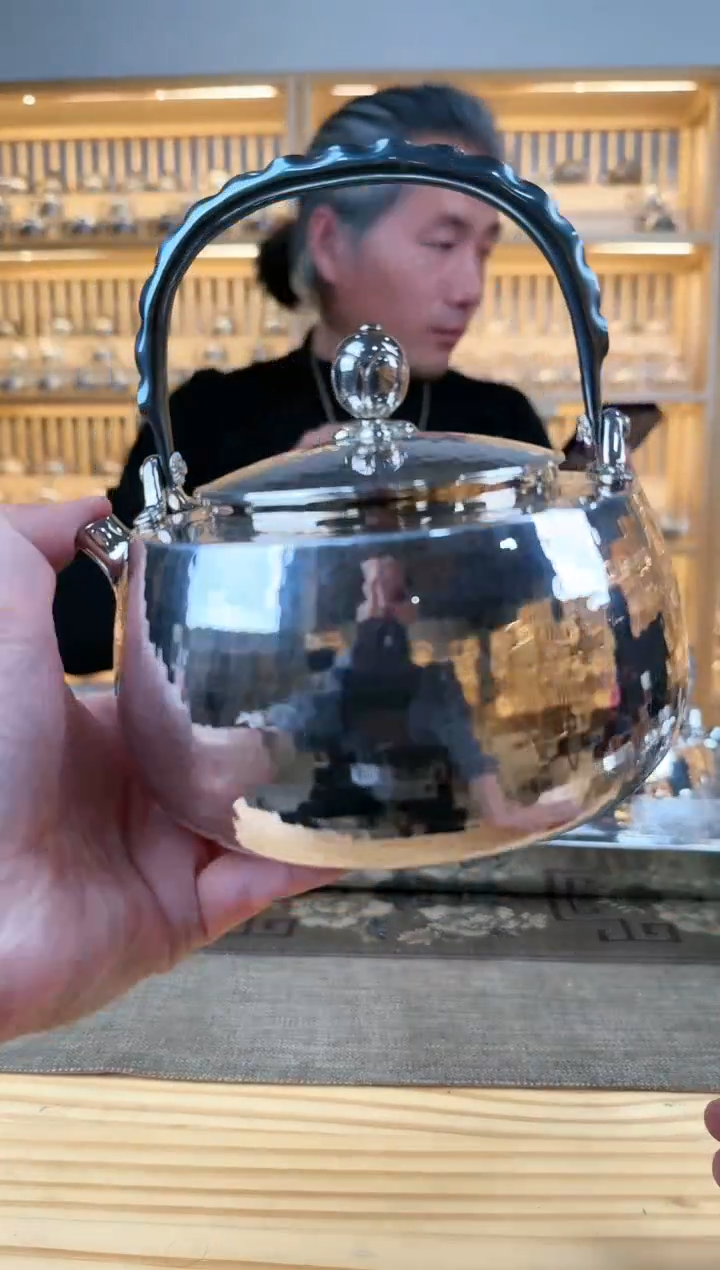 【闪购商品】经典素纹锤纹豌豆荚烧水壶小号