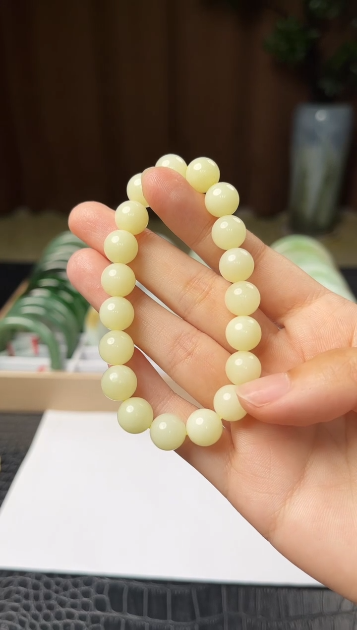 手串未镶嵌和田玉10mm左右黄口