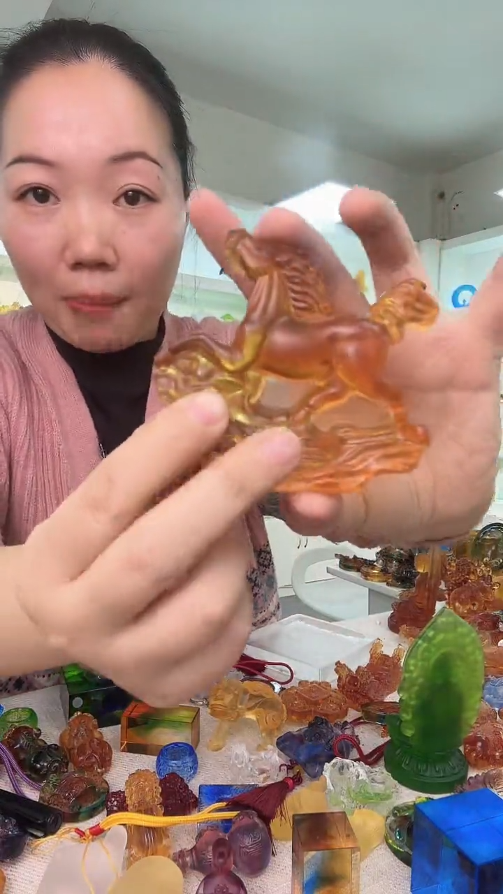 手工艺品琉璃大马