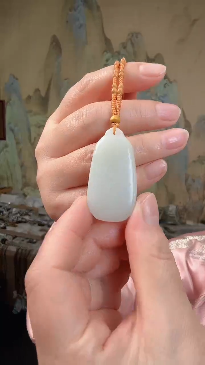 颈饰未镶嵌和田玉.