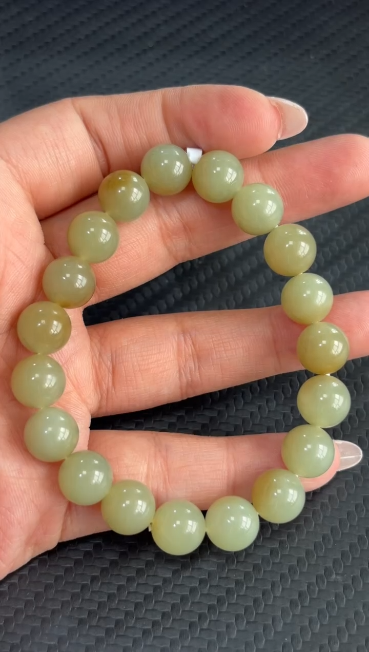 手串未镶嵌和田玉若羌微色差卡10S