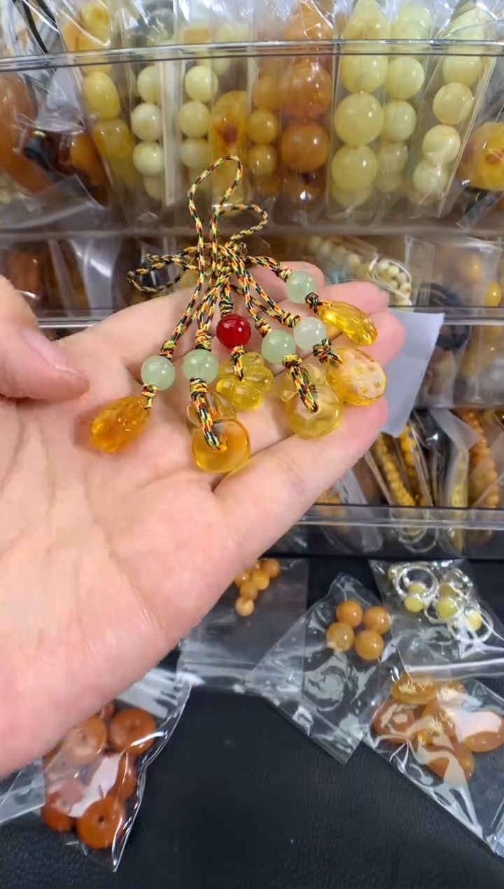 蜜蜡未镶嵌珠宝奇石多样性发一件