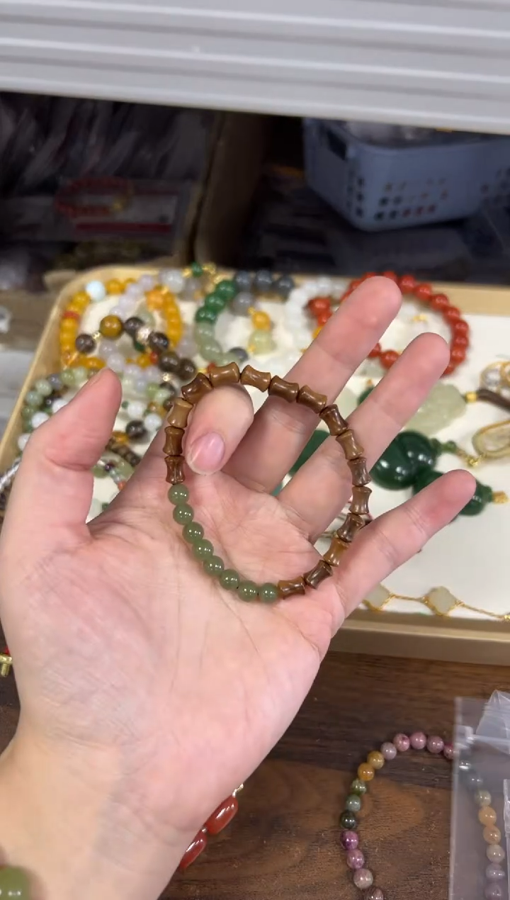 吊坠库克未镶嵌库克竹节和田玉搭配款手链[32]