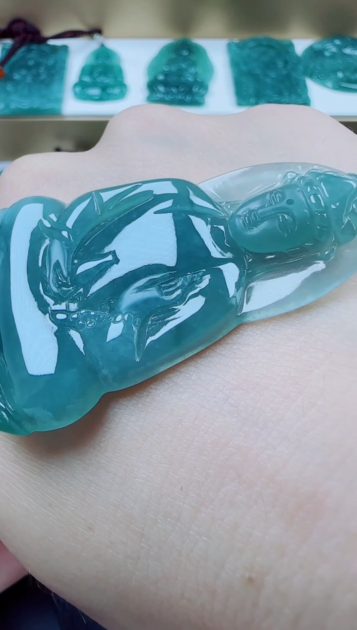 翡翠未镶嵌颈饰素衣多样性发货随机一件发货