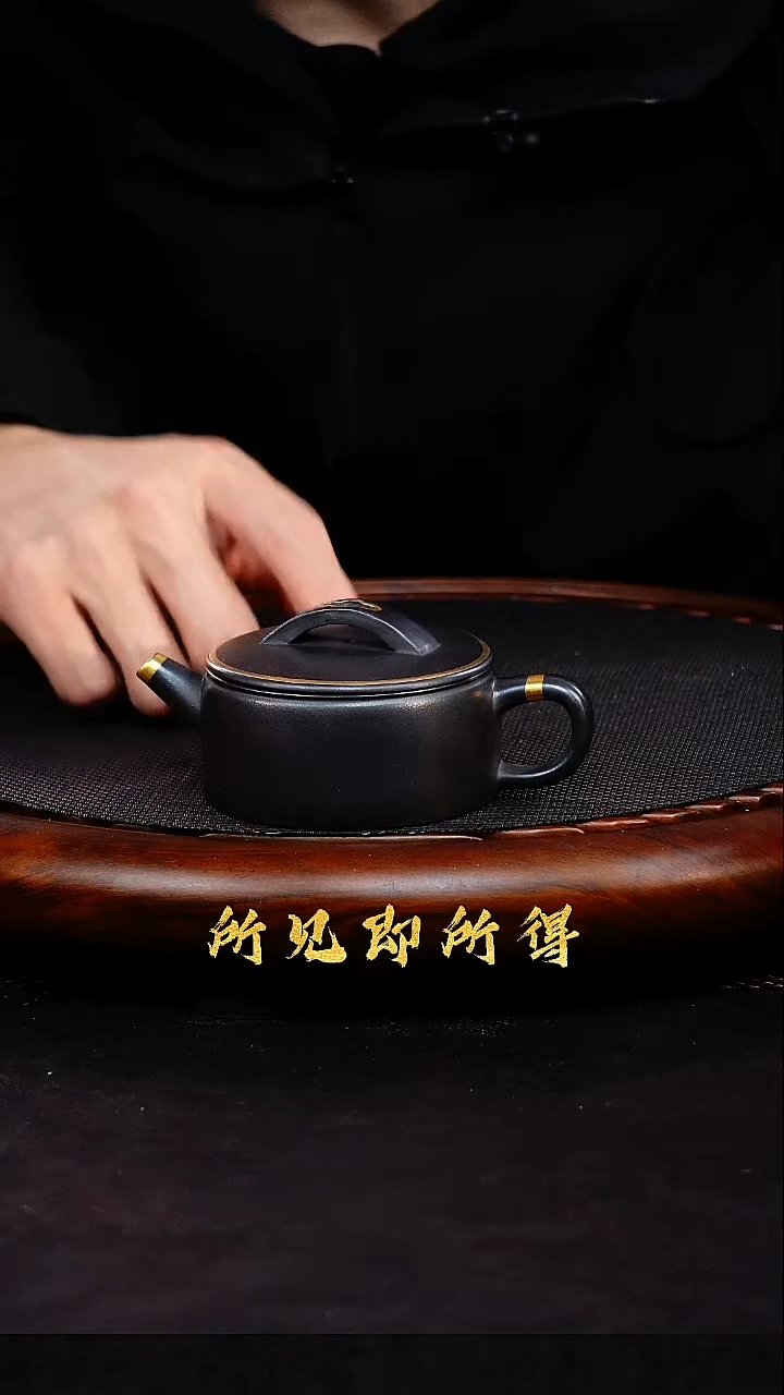 茶壶紫砂1         