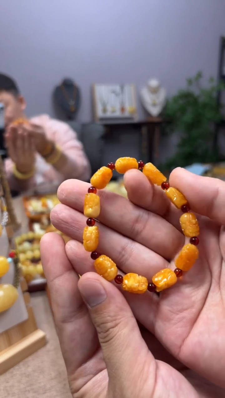 【闪购商品】蜜蜡裸石未镶嵌手串