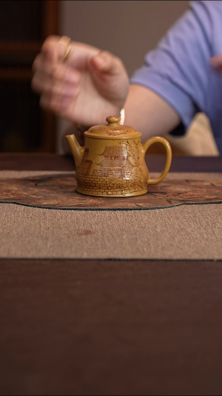 茶壶紫砂梨皮黄柱基
