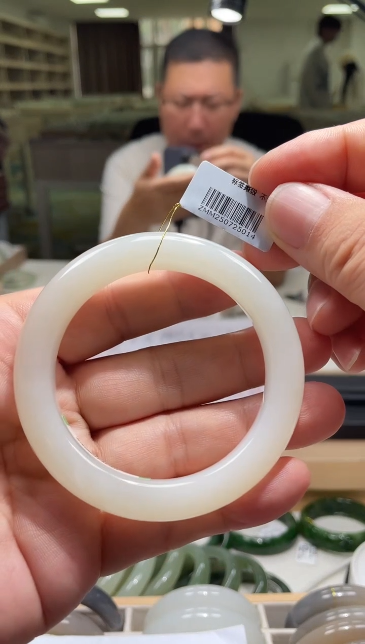 未镶嵌手镯和田玉58-59圈口 5014