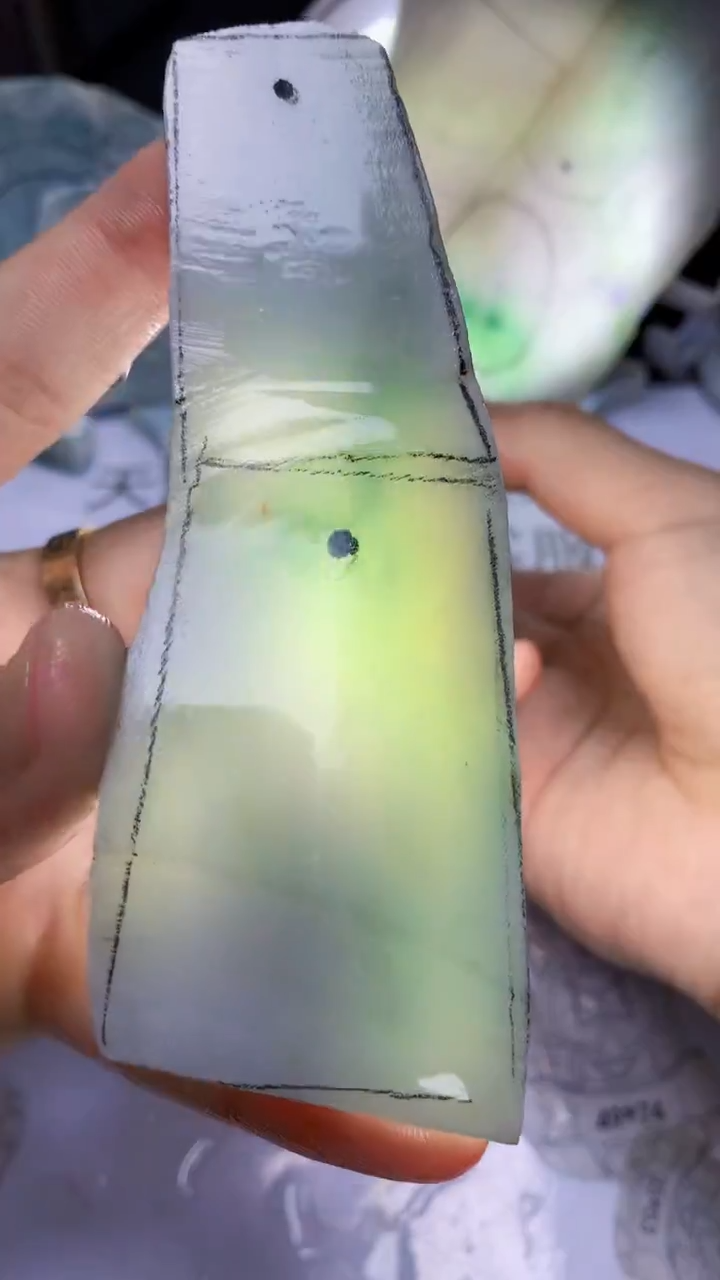 翡翠裸石缅甸天然A货Q2934