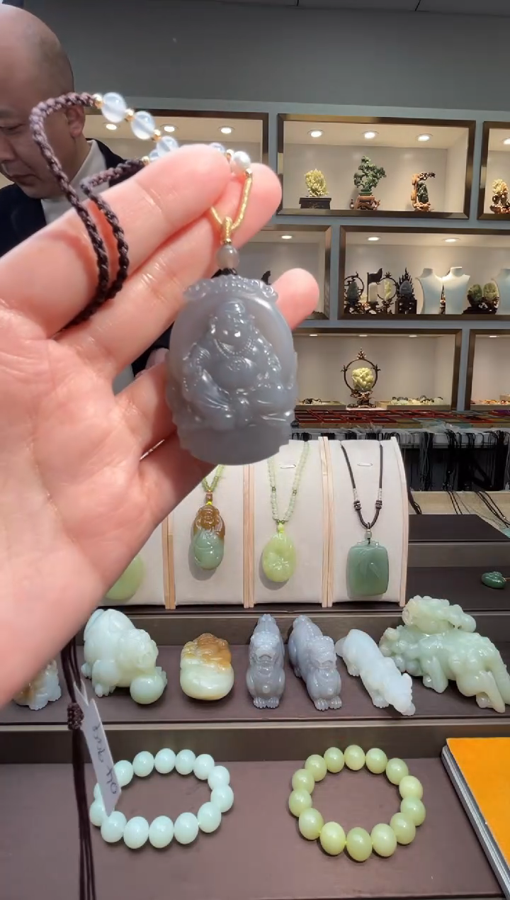 颈饰未镶嵌和田玉苏