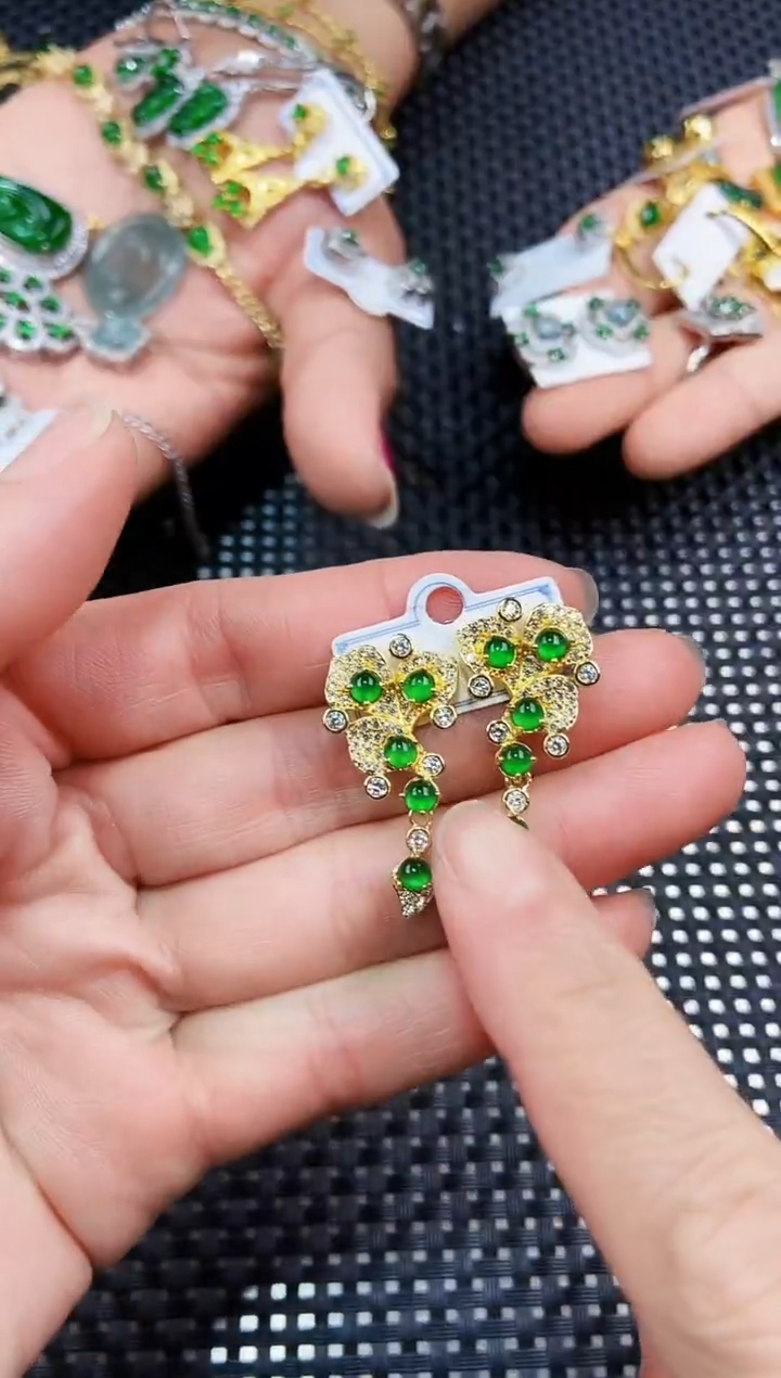 【闪购商品】翡翠耳饰未镶嵌111111111