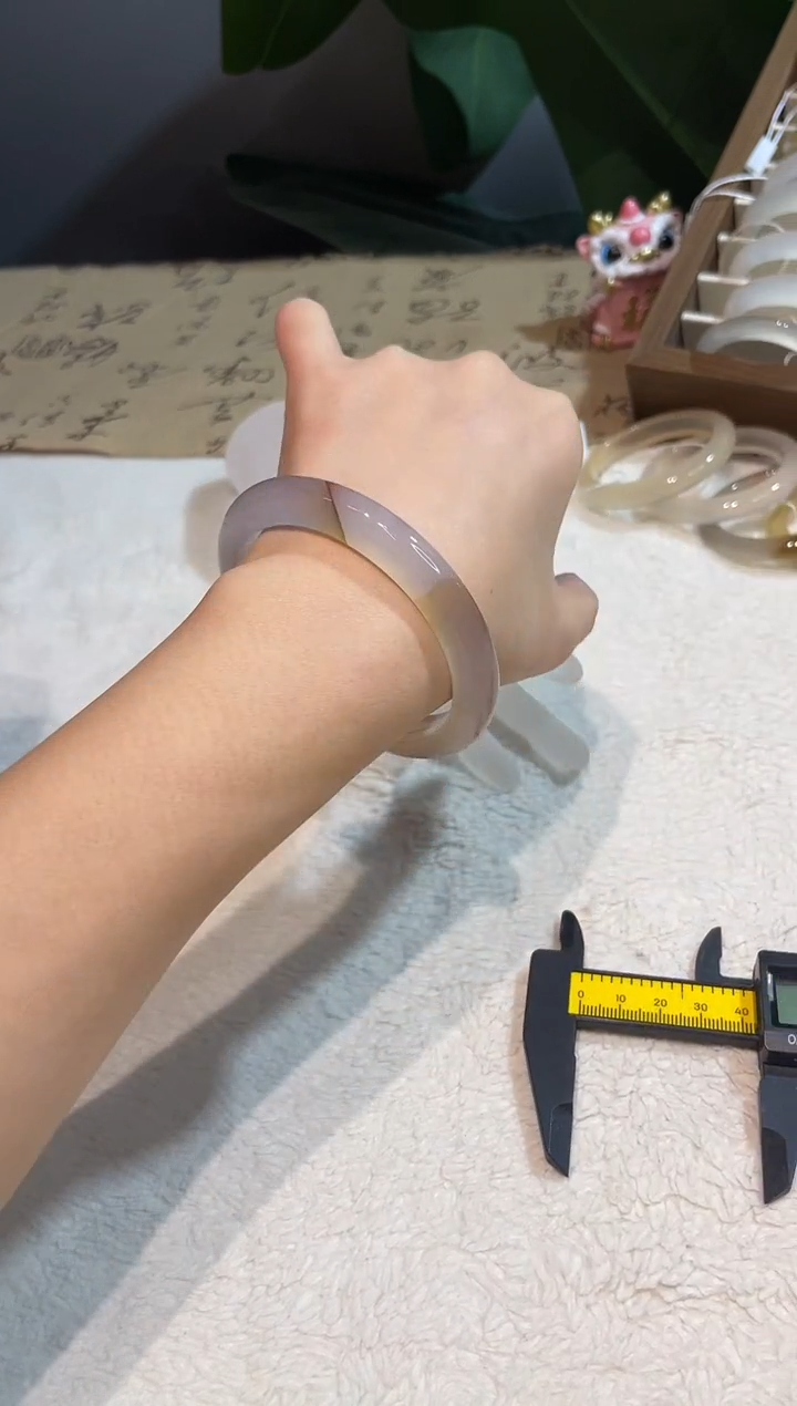 手镯玛瑙/玉髓未镶嵌57.7鉴赏期48小时