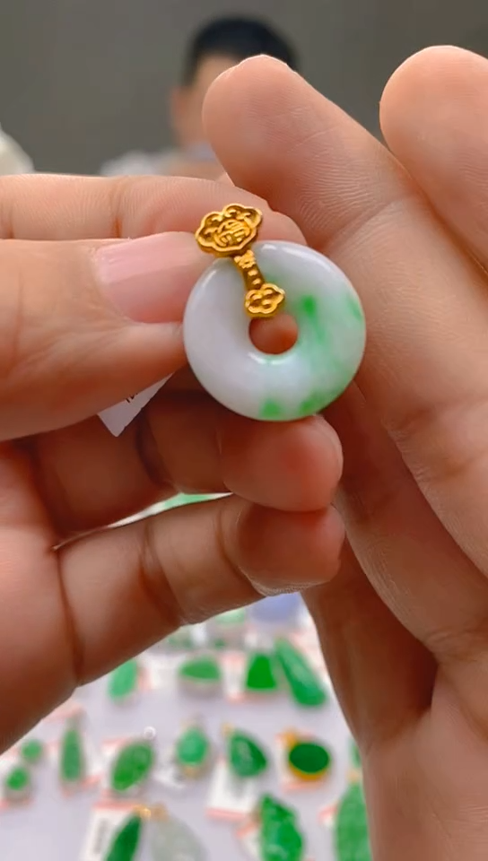 【闪购商品】翡翠颈饰18K金镶嵌新号开播，全场乱卖