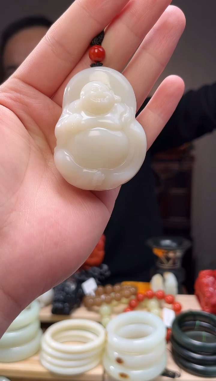 颈饰未镶嵌和田玉随*飘吊坠