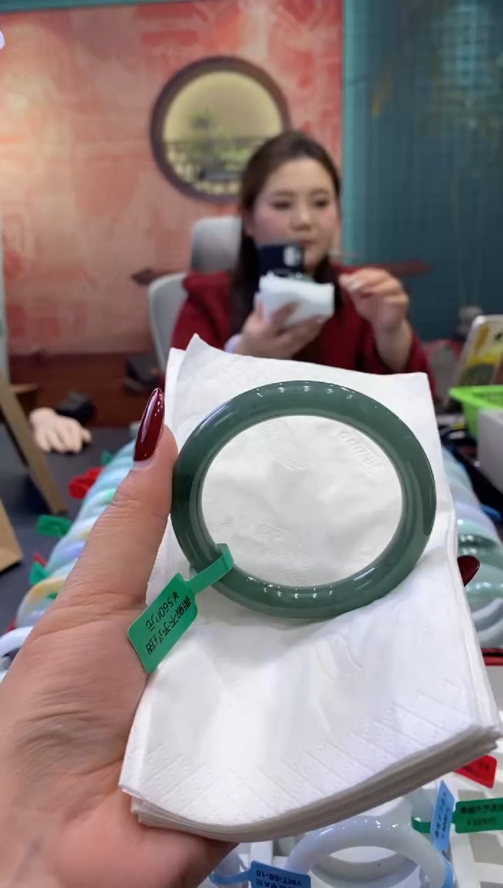 【闪购商品】翡翠手镯未镶嵌多人0019499