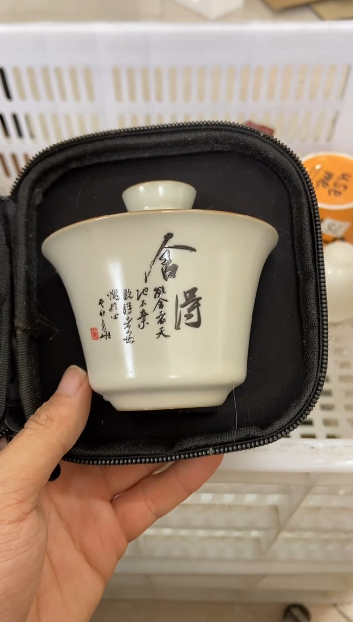 杯无运费险有瑕疵的摄影的产品有使用过的痕迹有点脏介意勿拍