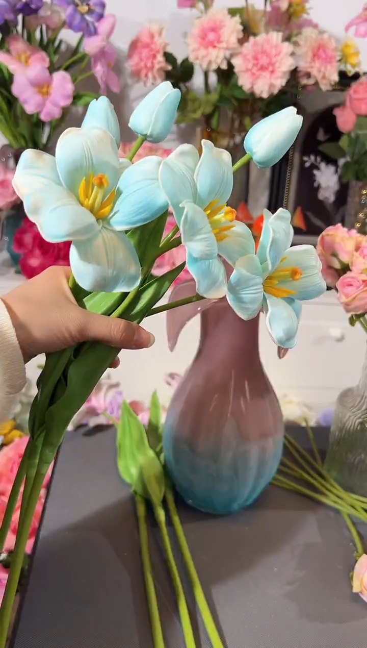 3枝蓝色2头布朗尼