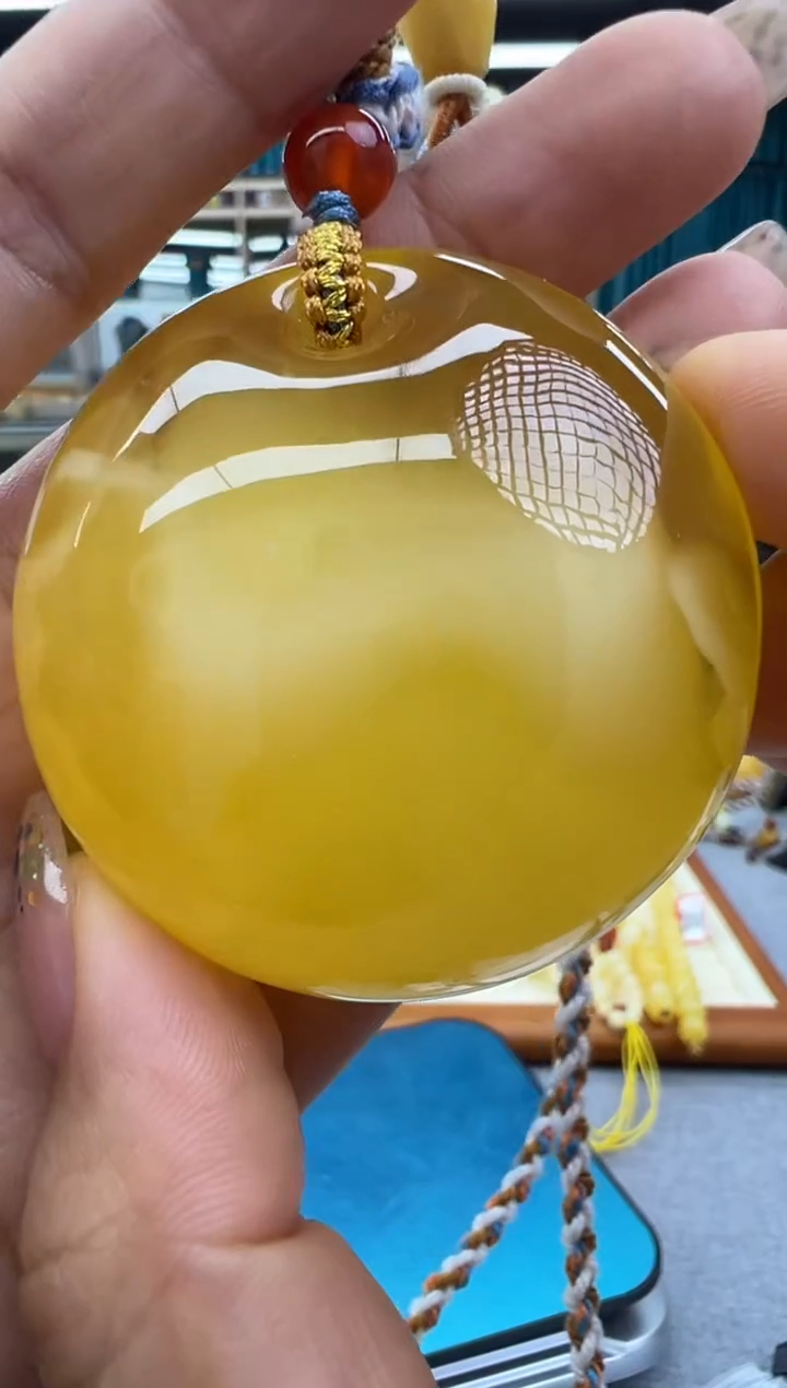 未镶嵌颈饰琥珀121秒拍号