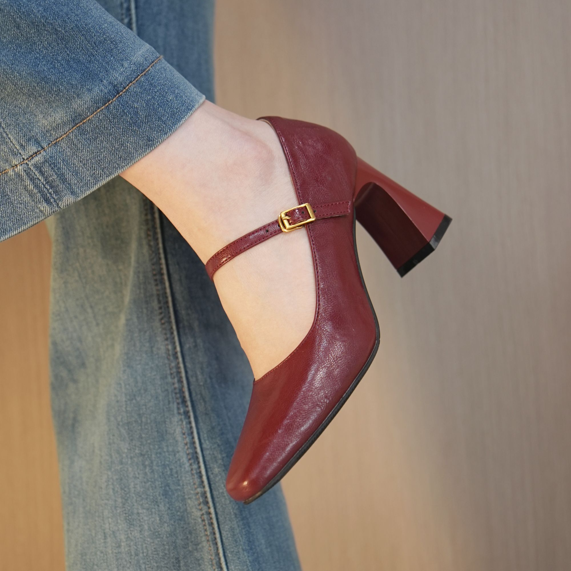 【爱意拾光】7cm跟高头层牛皮欧若风通勤单鞋粗跟国潮车厘子红单