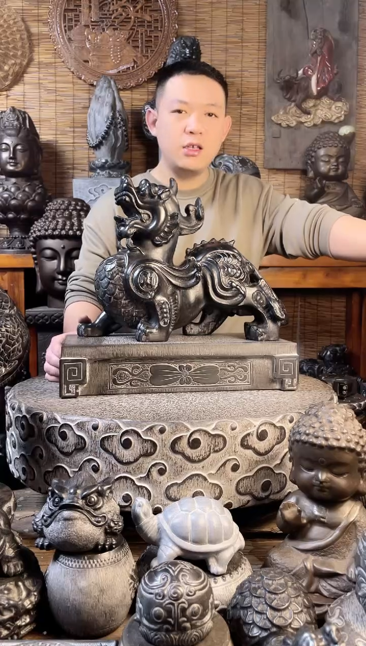 【闪购商品】40飞天貔貅一对+40*8公分底一对