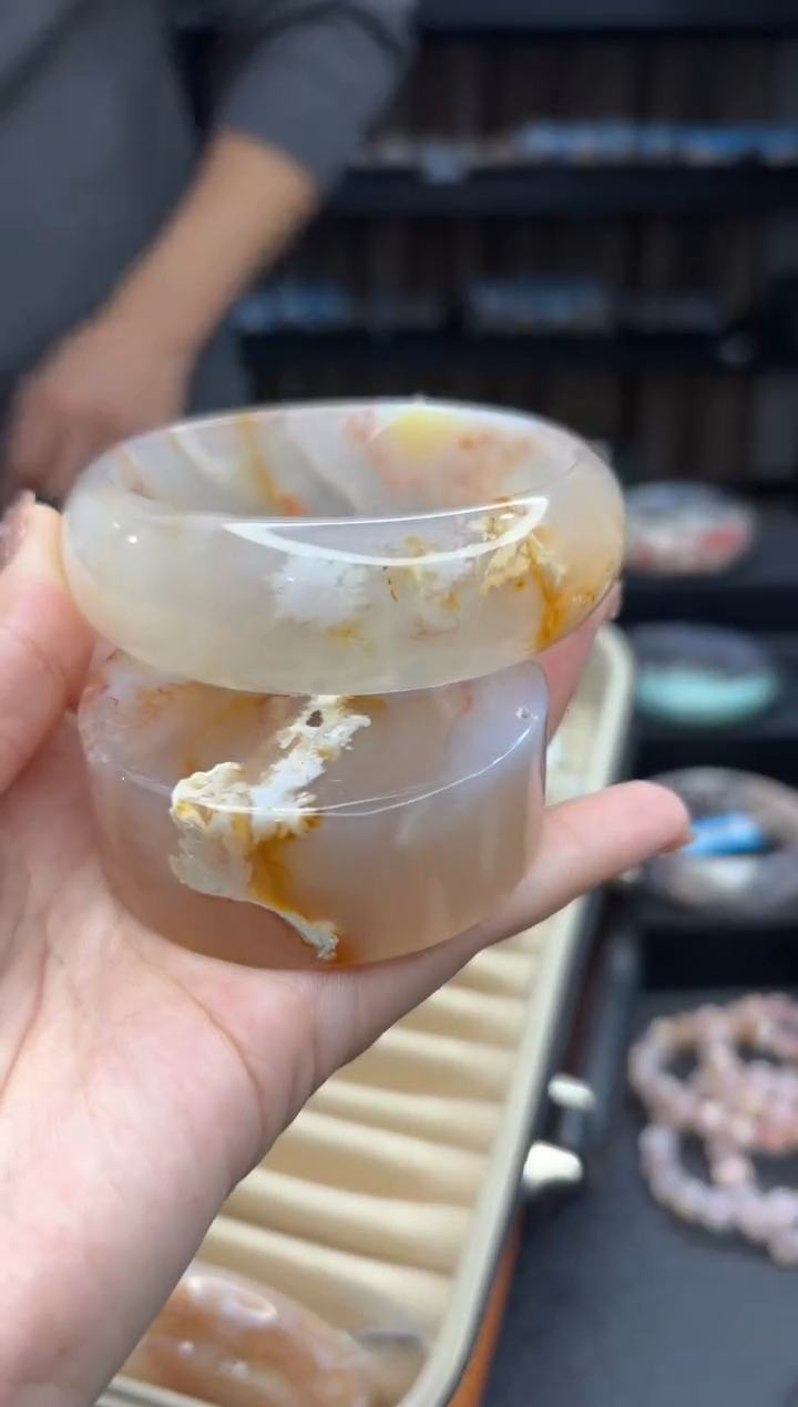 【闪购商品】石英质玉手镯未镶嵌455（63圈赠送镯心）