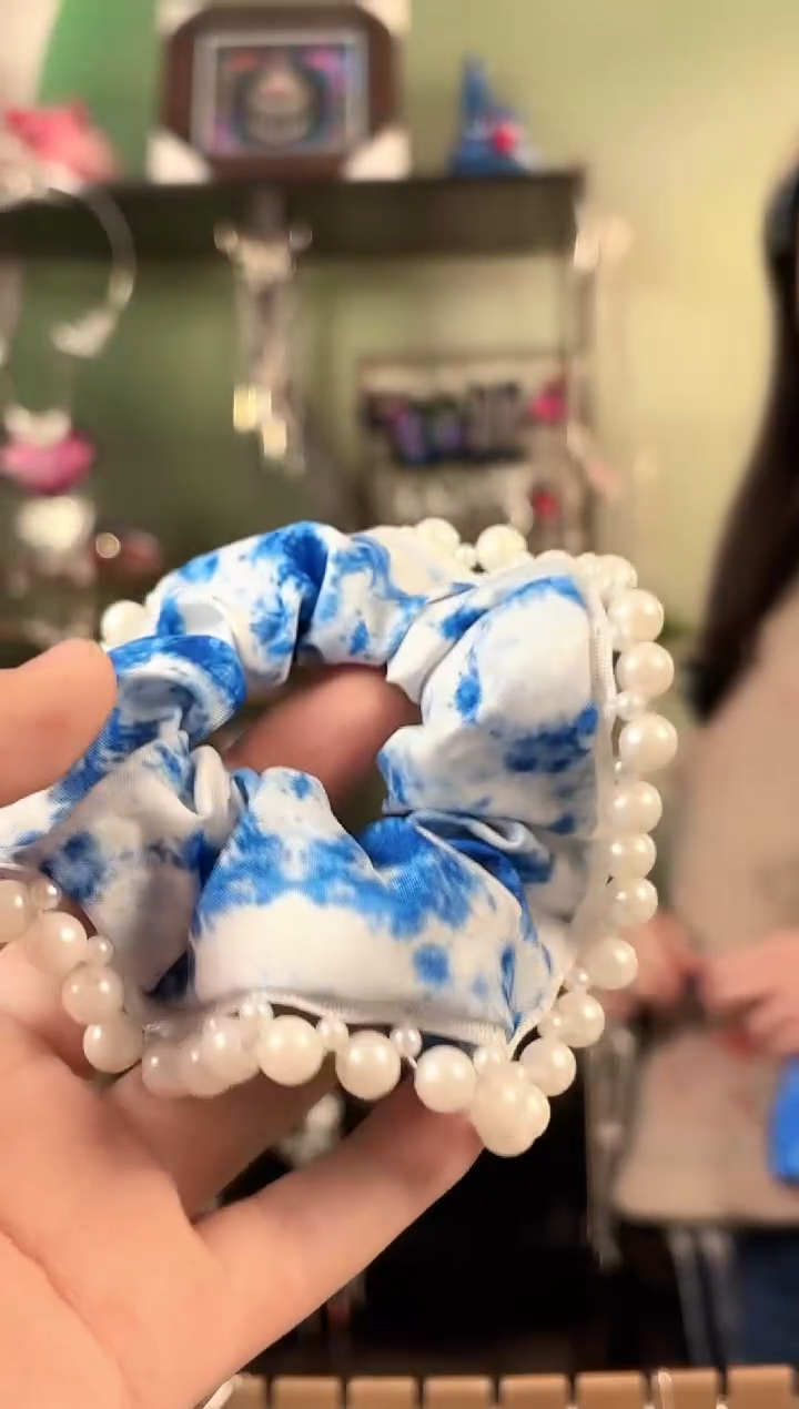 彩云南阁非遗老绣饰品112