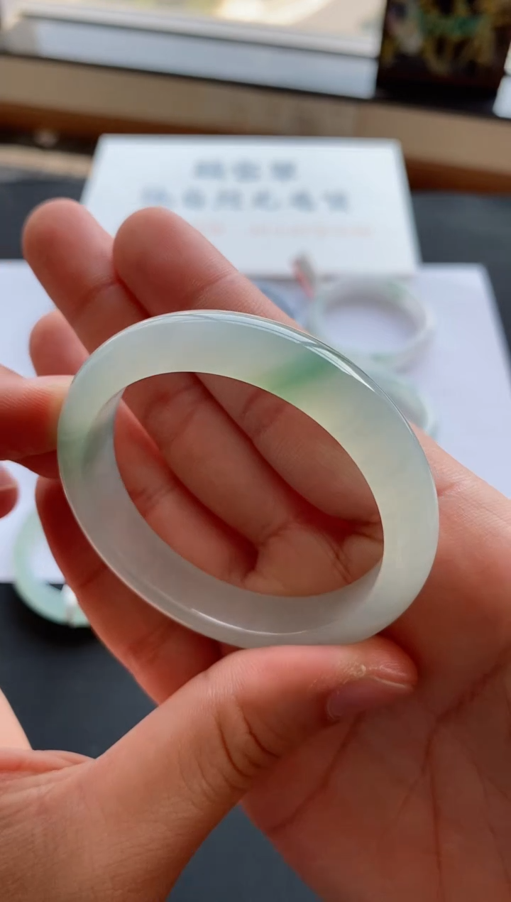 【闪购商品】翡翠手镯未镶嵌94号51.5*10.9*7.5正圈