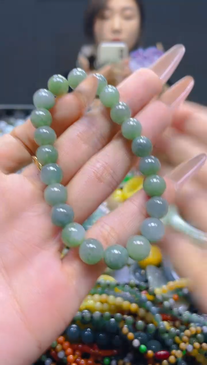 翡翠未镶嵌颈饰8MM/M/翡翠A货，一件也是批发价