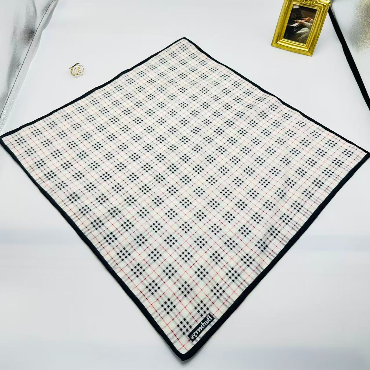 95新 BURBERRY/博柏利 海囤/巴宝莉/丝巾/yy09511
