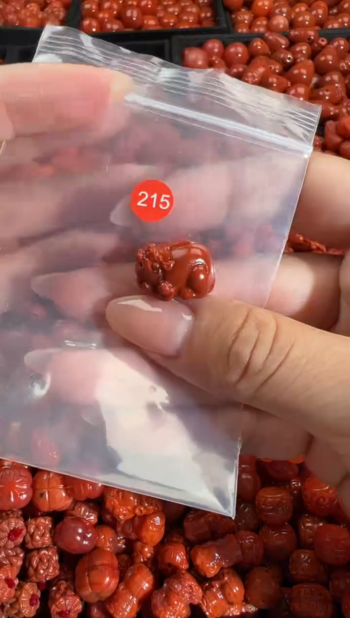 颈饰未镶嵌南红玛瑙1