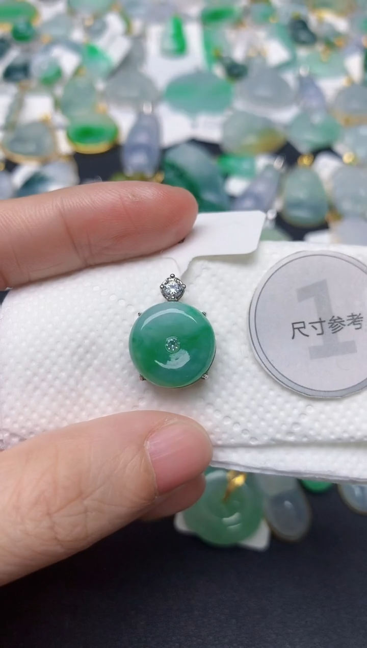 颈饰未镶嵌翡翠天然缅甸A货翡翠