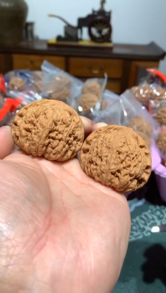 【闪购商品】文玩核桃吊坠官帽核桃