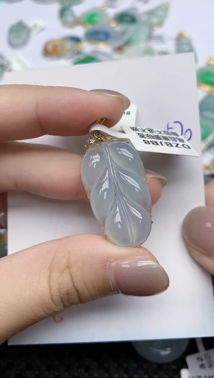 【闪购商品】翡翠颈饰18K金镶嵌天然翡翠A货