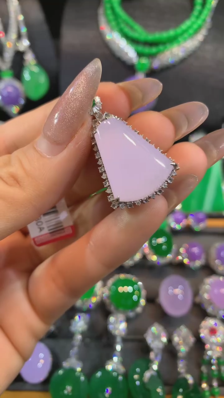 【闪购商品】翡翠吊坠(不含链)18K金镶嵌吊坠