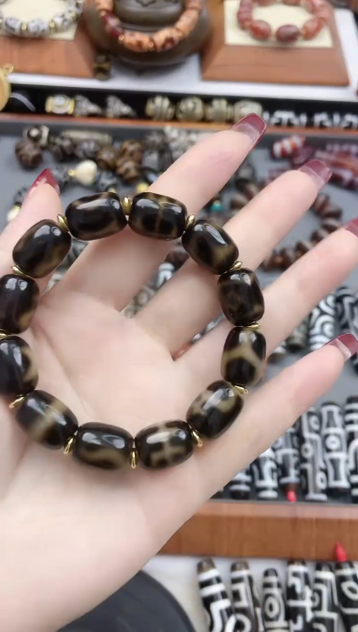 【闪购商品】玛瑙/玉髓手串未镶嵌黑金桶珠手串