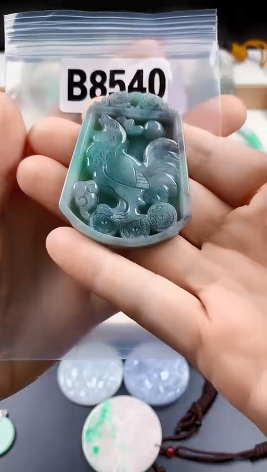 颈饰未镶嵌翡翠天然翡翠吊坠挂件