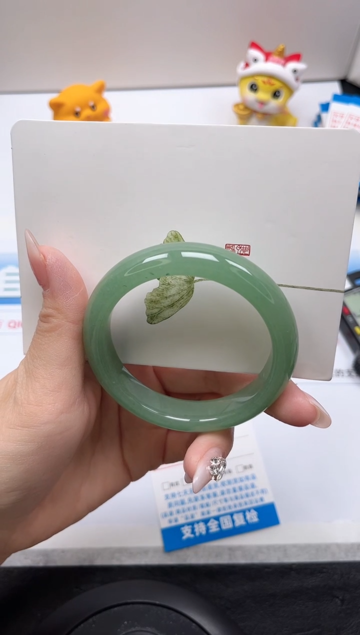 【闪购商品】石英质玉手镯未镶嵌218-56.2