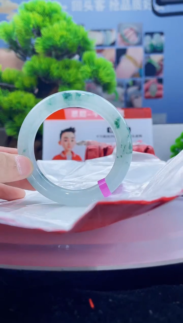 翡翠未镶嵌手镯手镯2