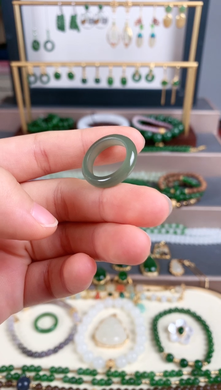 未镶嵌戒指和田玉1