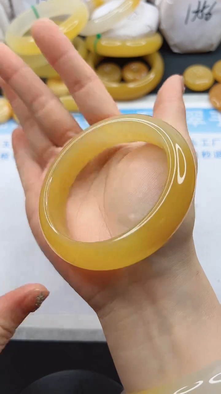 【闪购商品】石英质玉手镯未镶嵌442-61